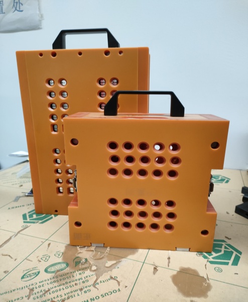 Battery spot welding fixture